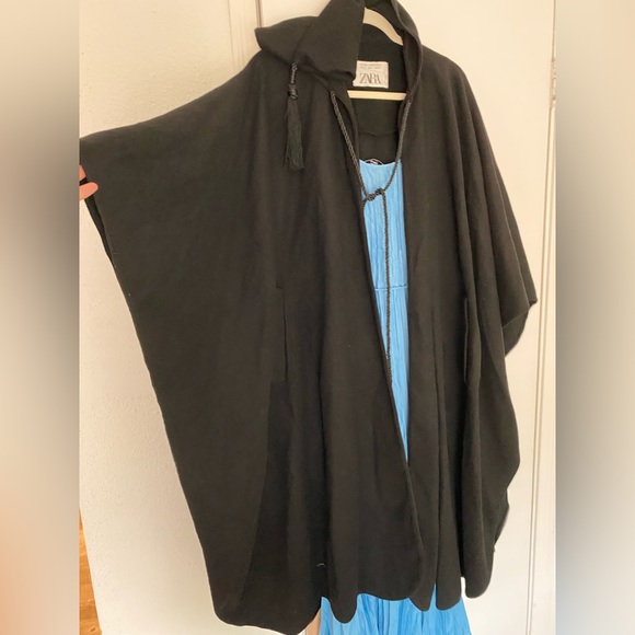 Zara Thick flared sleeve Long HOODED CAPE limited edition Tassel poncho - Picture 7 of 16